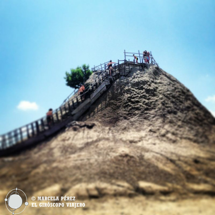 Subiendo al cráter del volcán Totumo