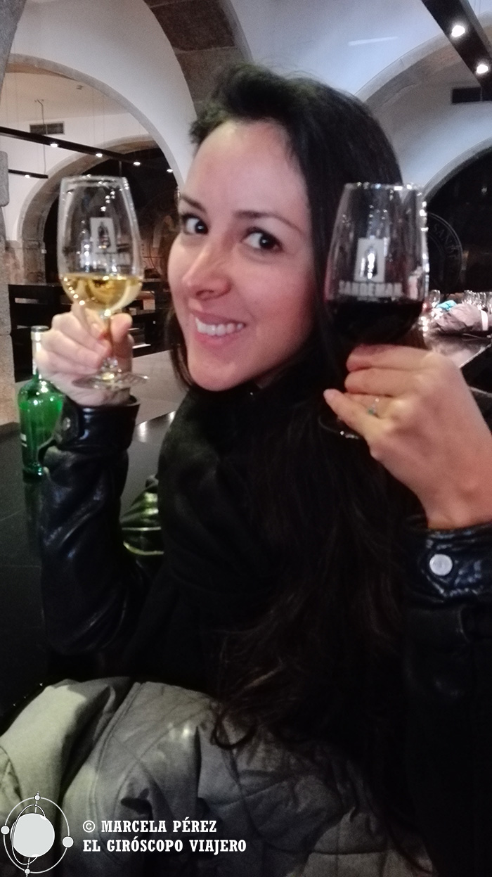 Disfrutando de nuestra cata de vinos de Porto