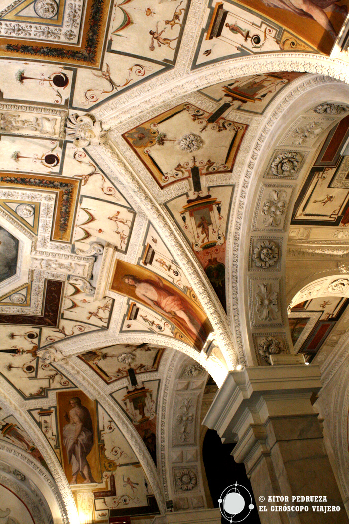 Interior de la Cámara de Comercio, uno de Palazzo Rolli de Génova