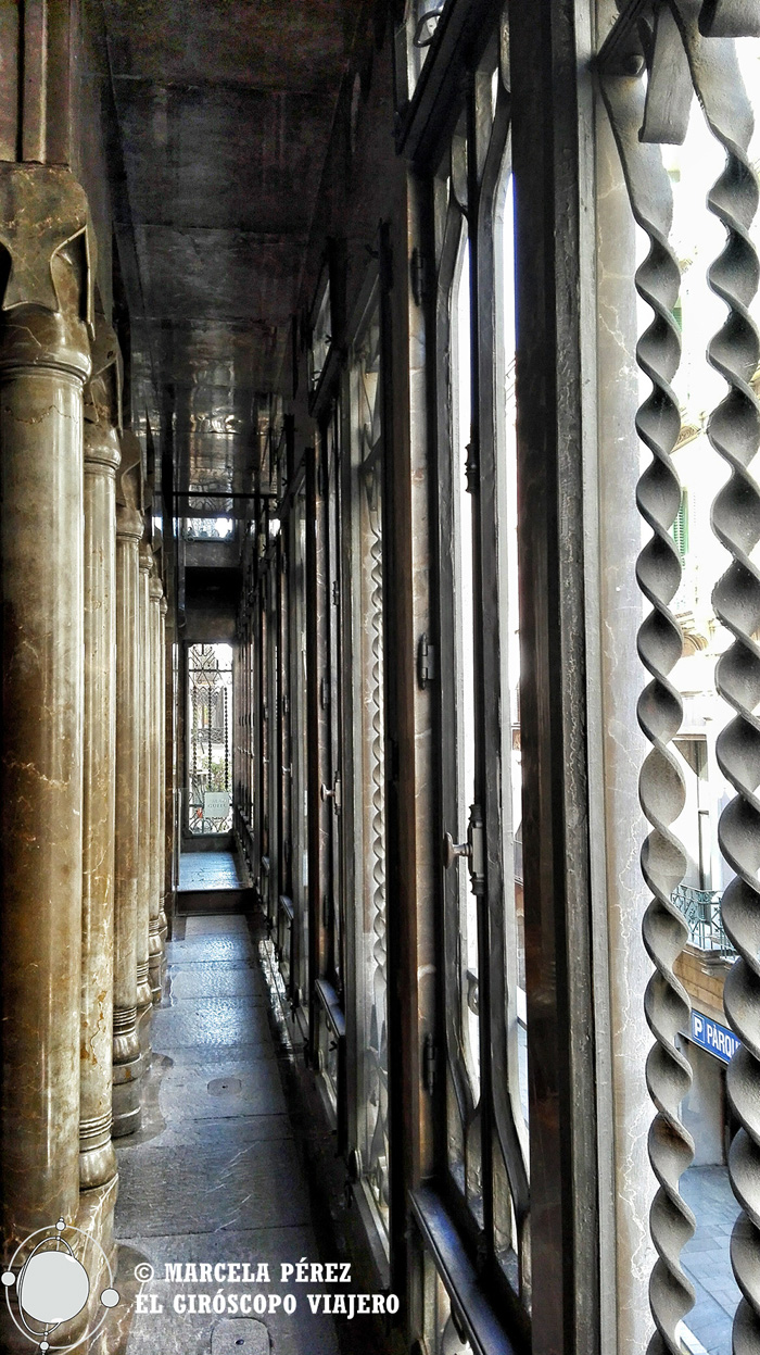 Interior del Palau Güell. Mirador hacia la calle