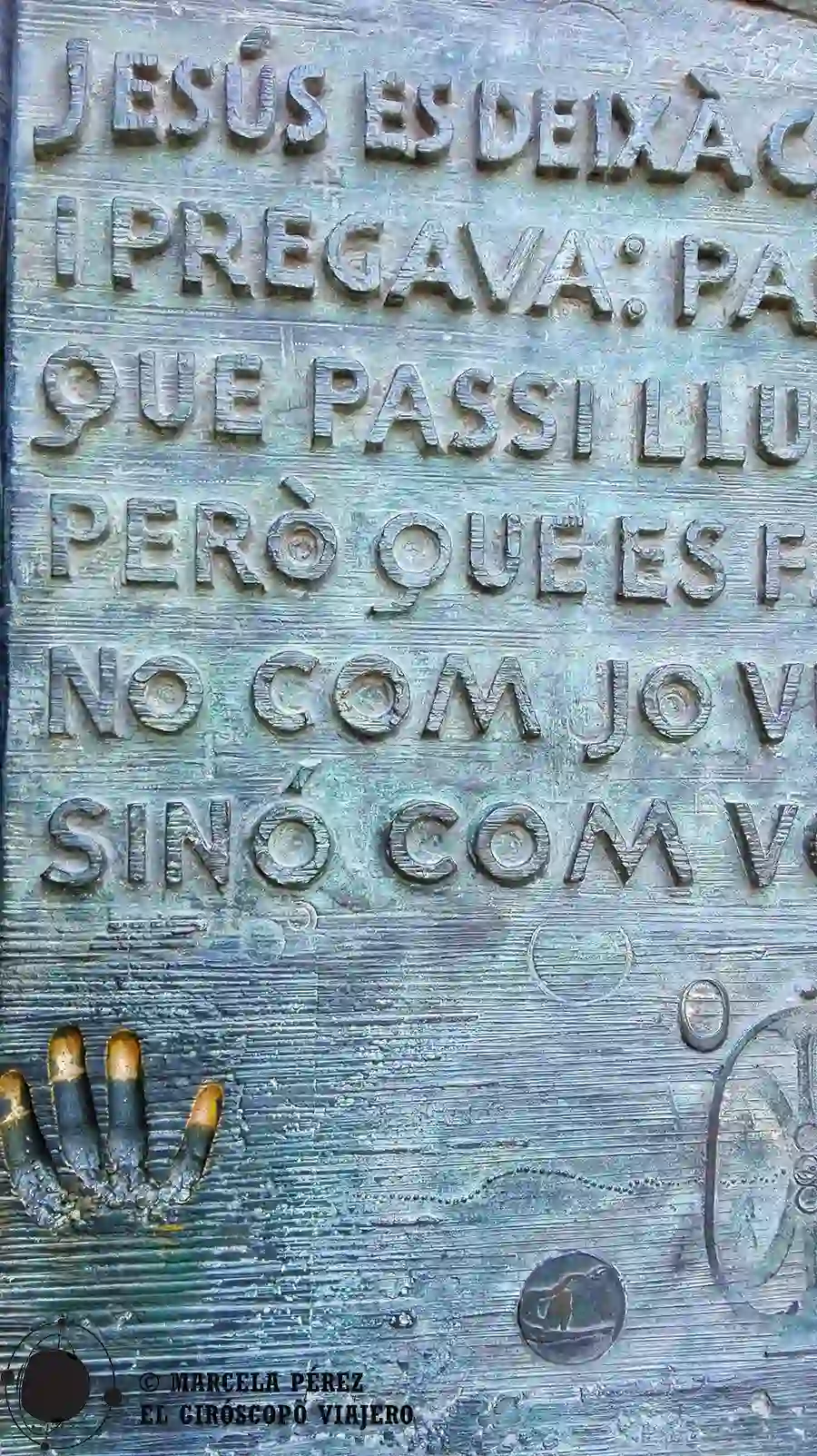 Puerta forjada de la Sagrada Familia,  creación de Josep María Subirachs
