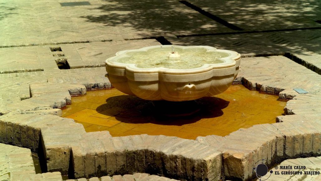 Fuente visigoda en el Patio de los naranjos