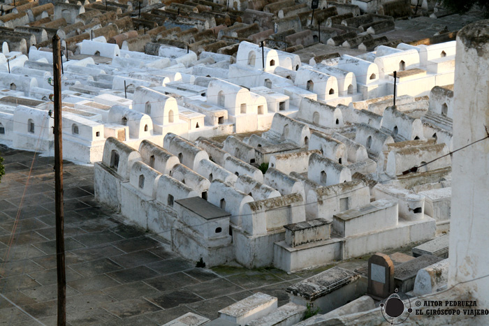 Tumbas del cementerio del barrio judío de Fez el-Jdid (Mellah)
