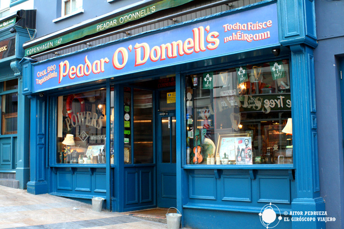 Entrada al mítico Pub Peadar O'Donnell's de Derry
