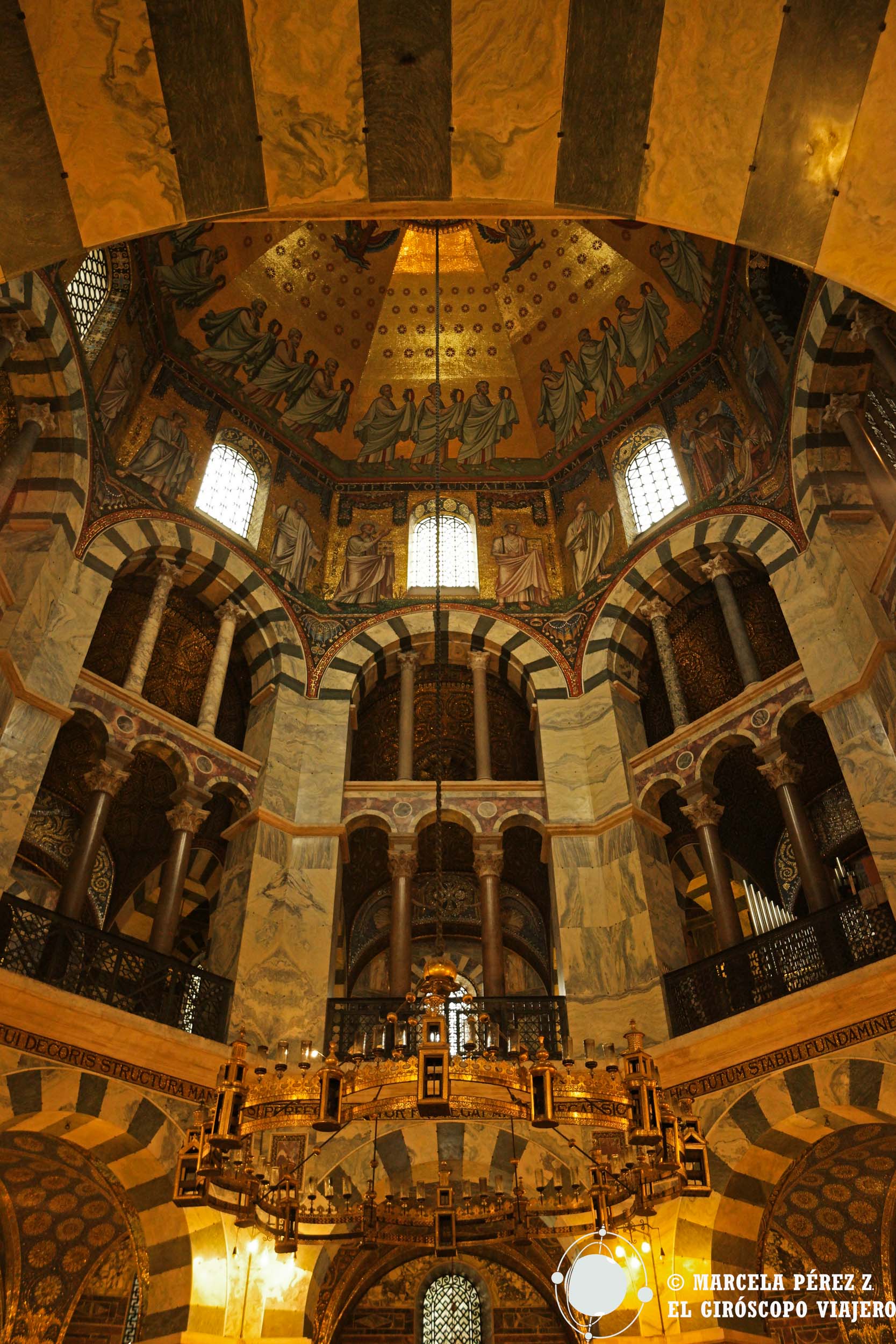 Interior de la catedral de Aachen