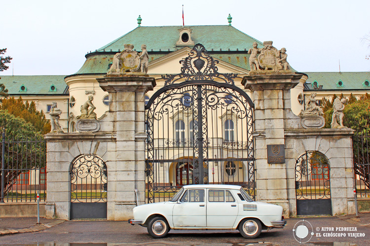 Ruta en un Škoda legendario por la Bratislava Post-Communista