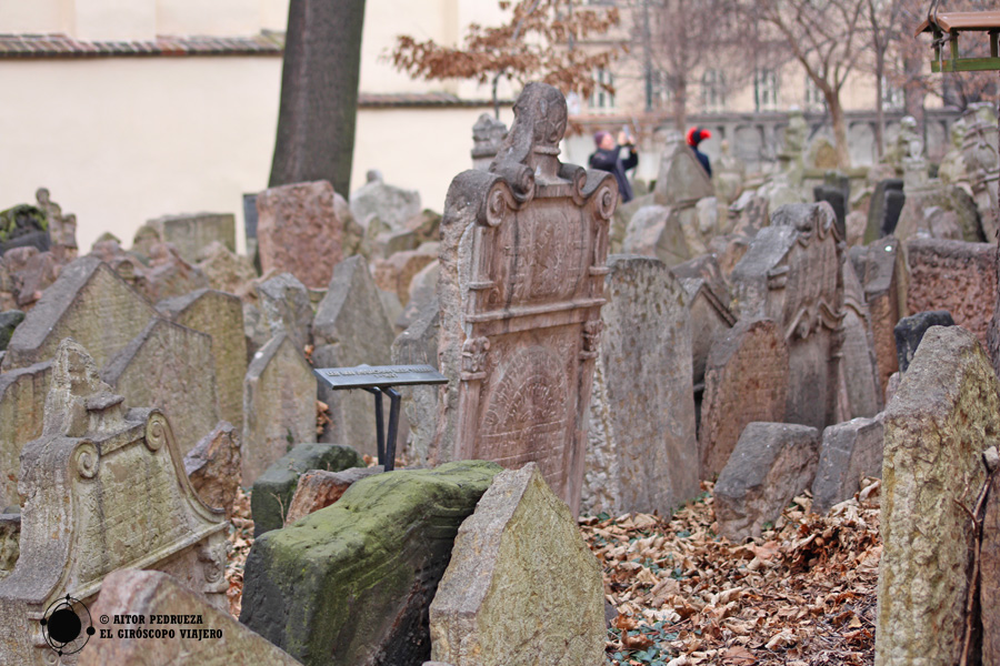 Lápidas del cementerio judío de Praga