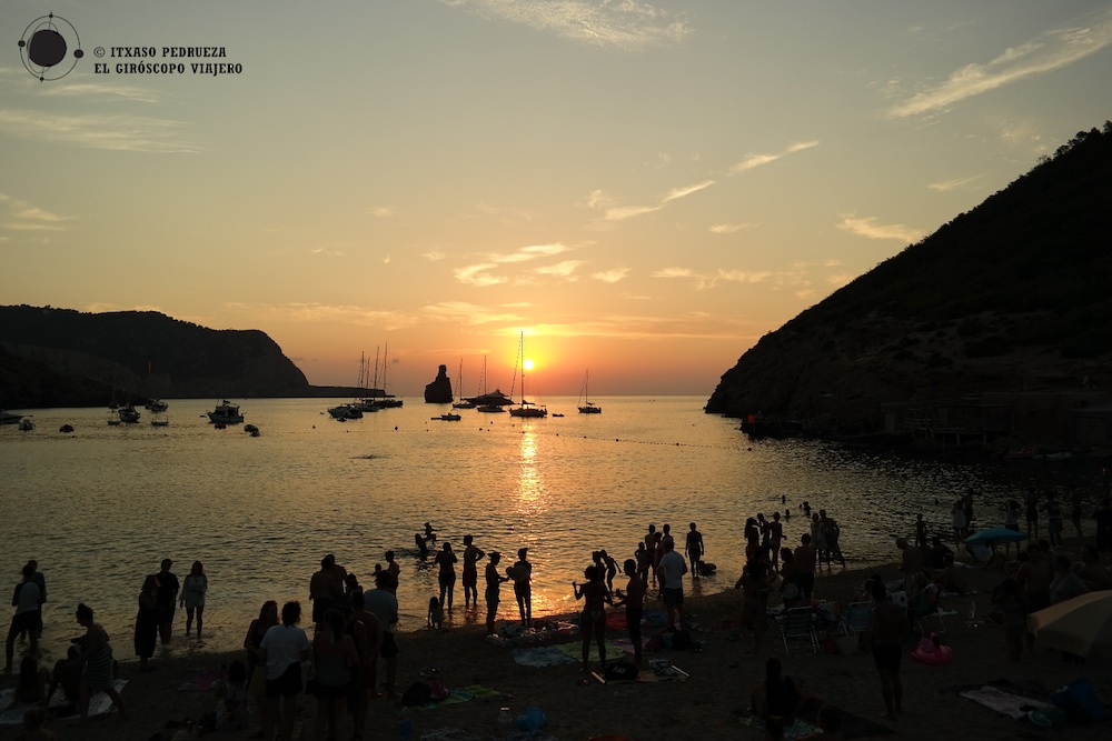 Atardecer en Benirrás, uno de los más bonitos de Ibiza
