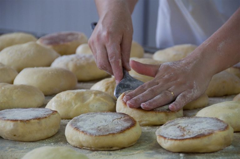 Una deliciosa especialidad de la cocina de las islas Azores: el bolo