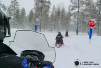 Paseo en moto de nieve en Rovaniemi