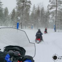 Paseo en moto de nieve en Rovaniemi