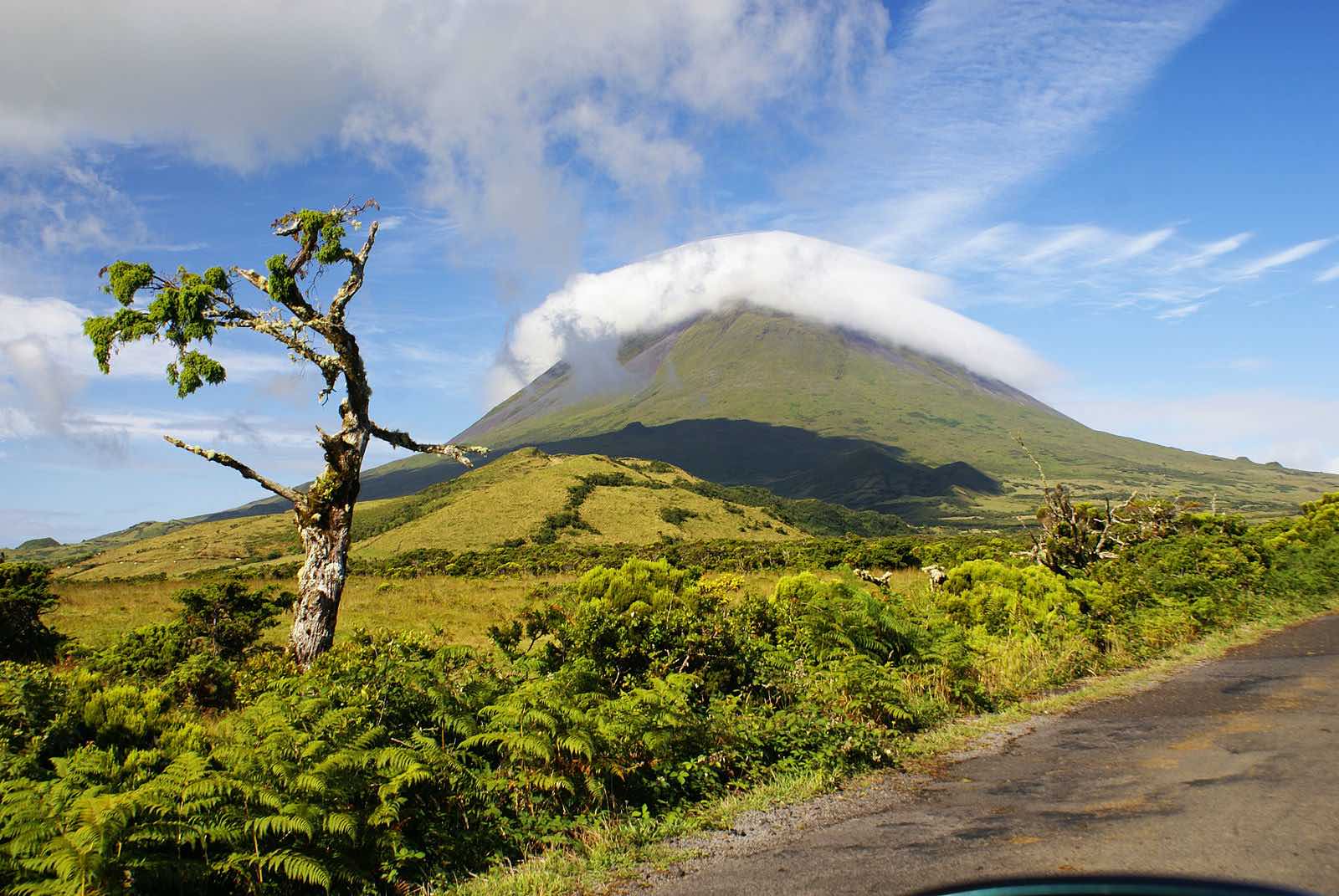 Volcán do Pico, cumbre de Portugal, situada en las Islas Azores.