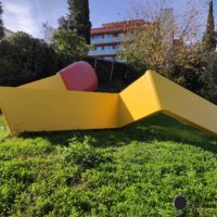 Monumento a Las cerillas (els mistos) de Claes Oldenburg en Barcelona