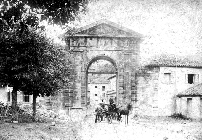 Arco de Acceso a la Real Fábrica de Artillería de la Cavada