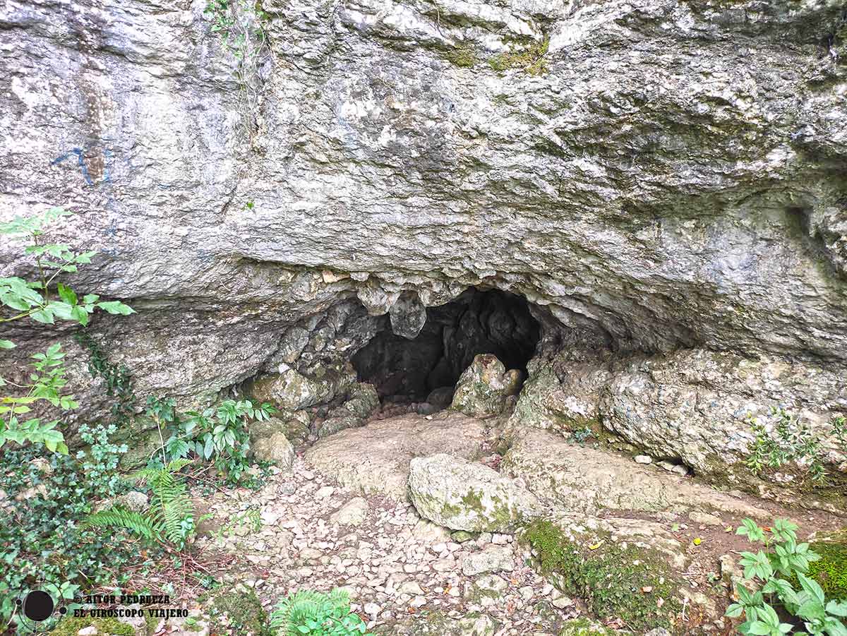 Entrada a la Cueva del Canónigo