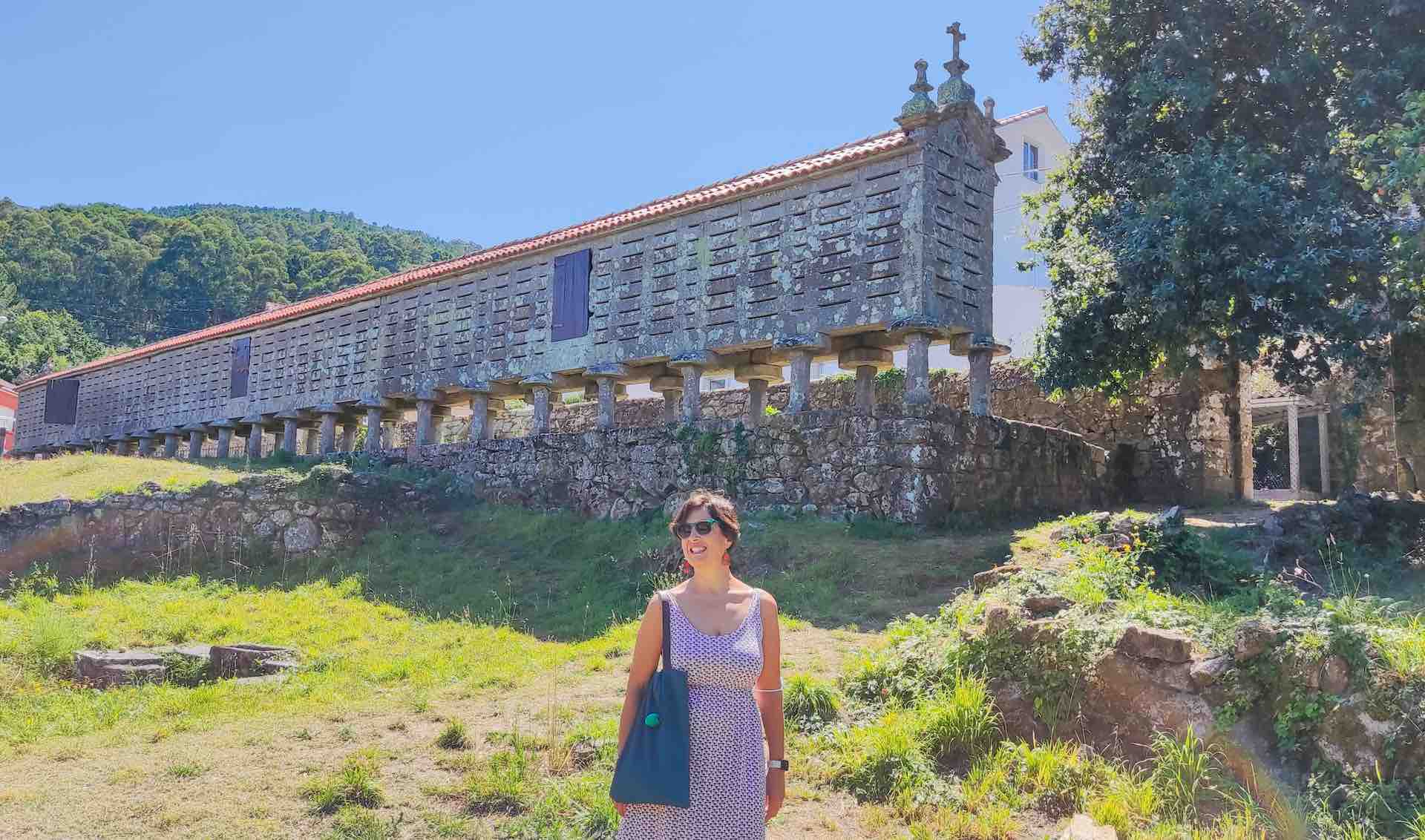 El hórreo de Carnota y el hórreo de Lira, de los graneros más largos de Galicia...y del mundo