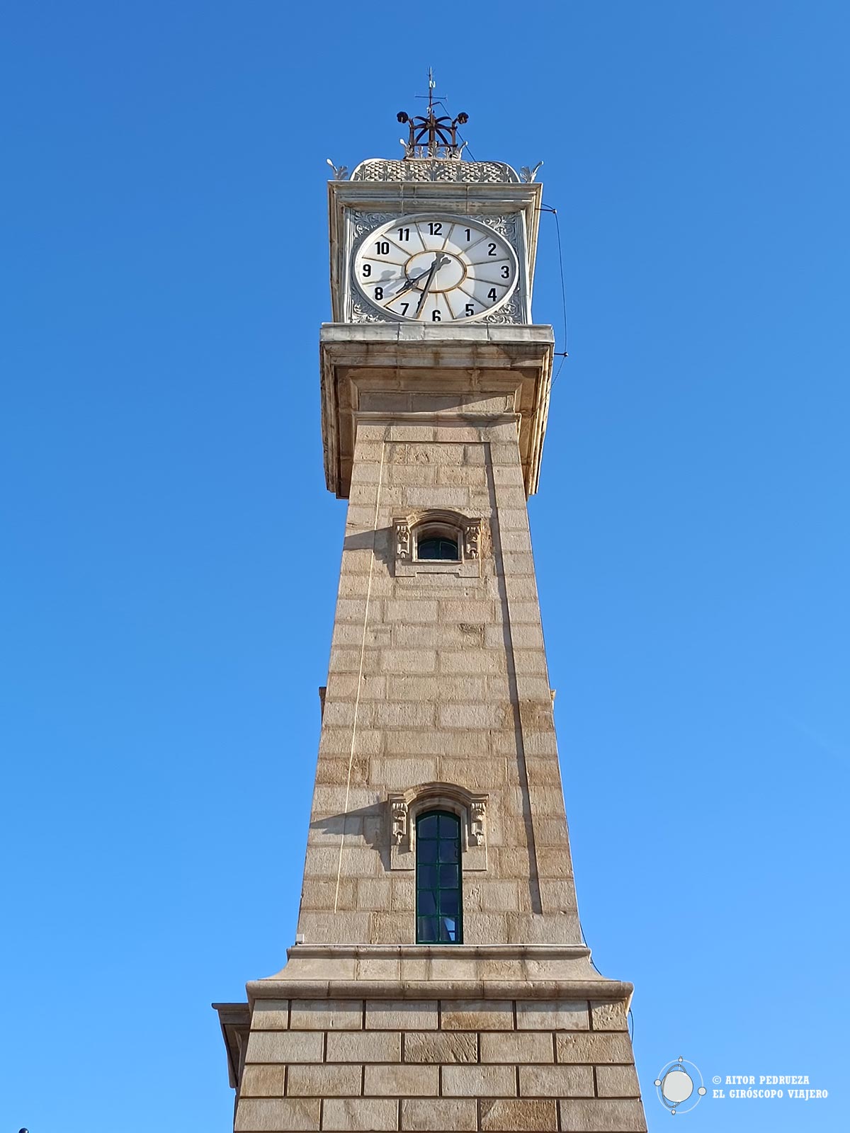 La torre del rellotge, antiguo faro de Barcelona