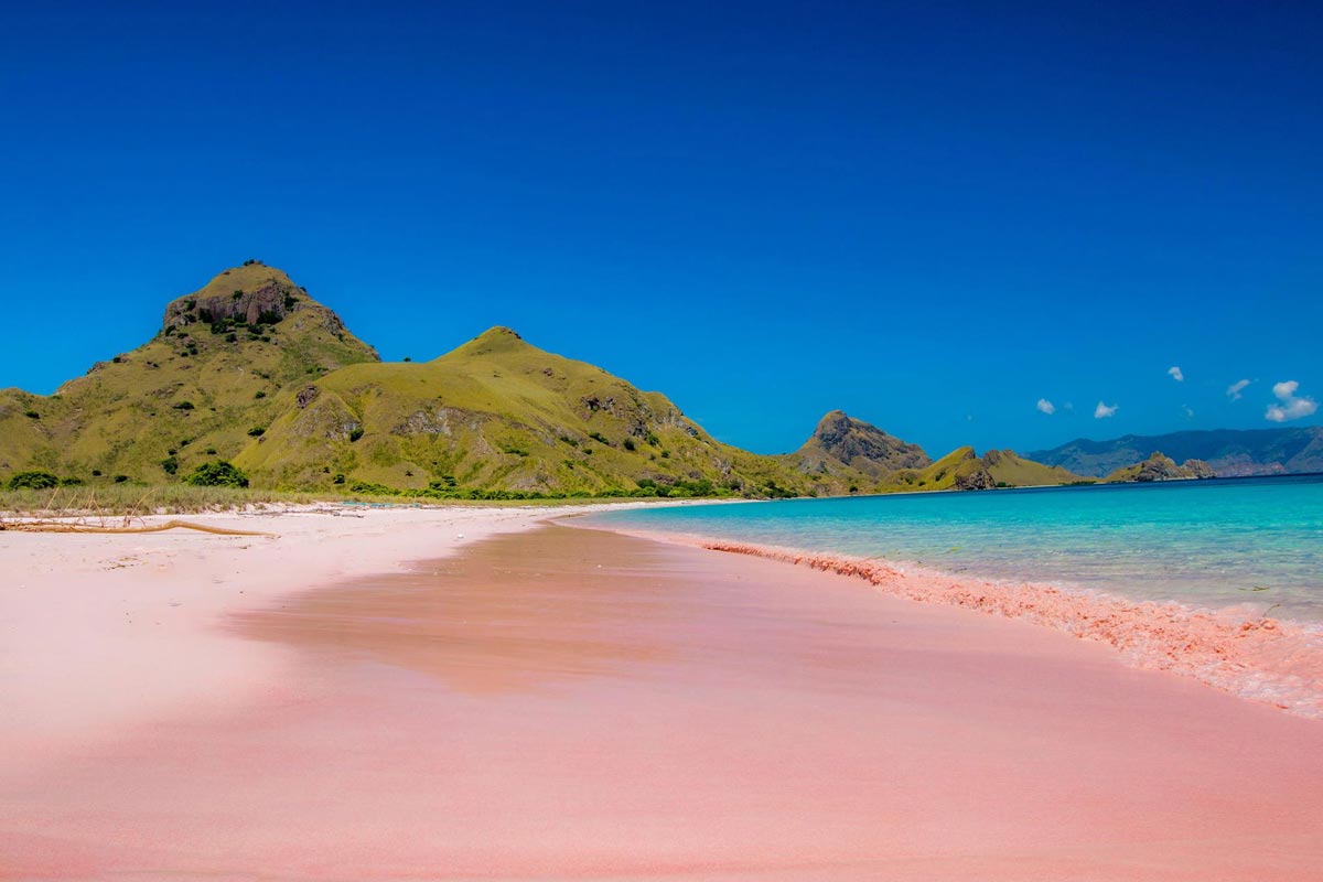 Pink Beach en la Isla de Komodo, Indonesia
