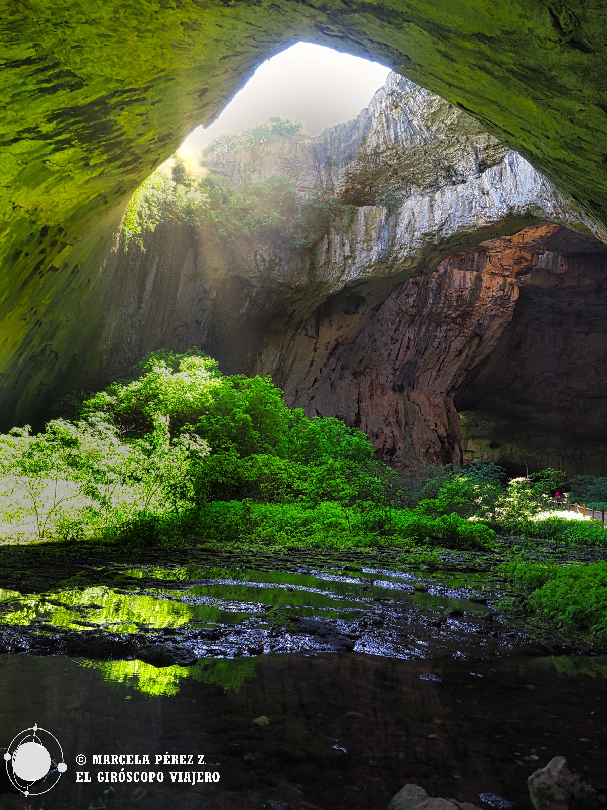 Cueva Devetashka en Bulgaria