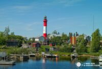 La isla del faro de Tankar. Verano en Finlandia