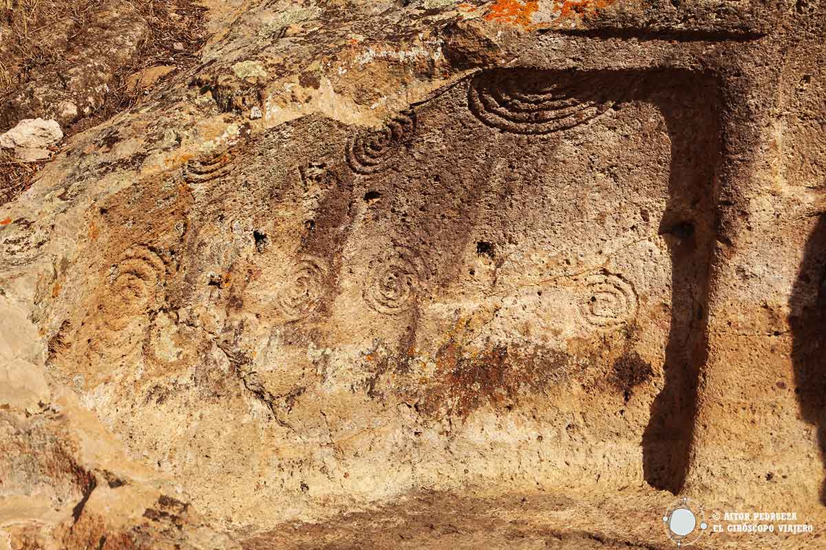 Una de las tumbas de la necrópolis prehistórica de Montessu