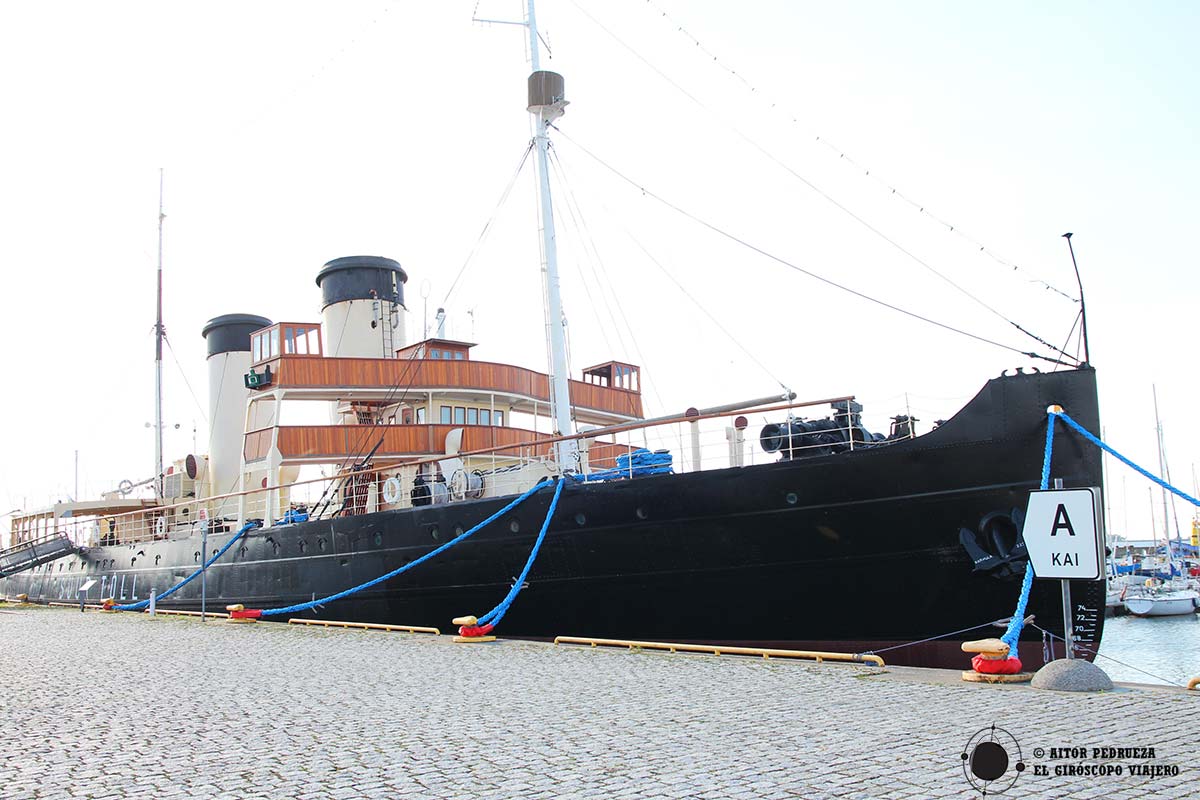 Suur Tõll, el rompehielos en el Sea Plane Harbour Museum, Tallin.