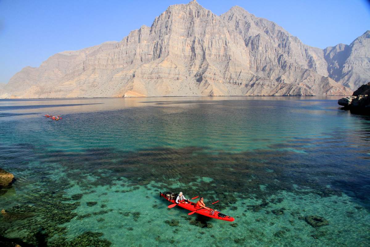 Kayak en la costa de Omán