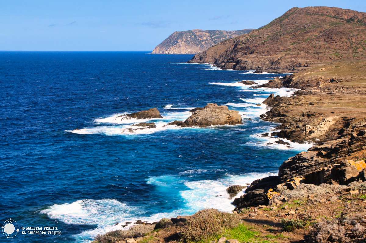 Acantilados de la parte oeste de la isla de Asinara