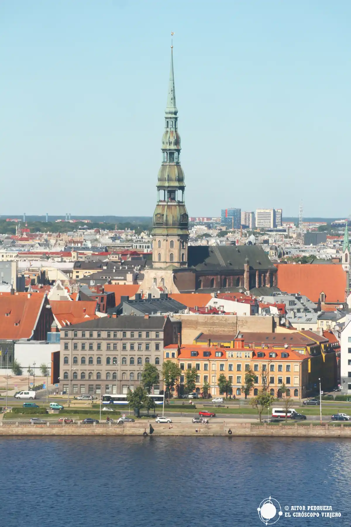 Vista de Riga desde la biblioteca nacional