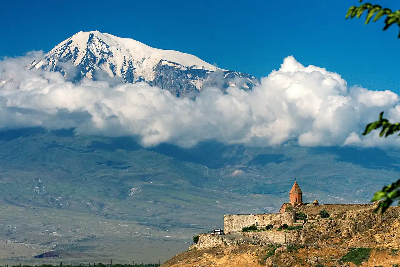 Monasterio fortificado de Khor Virap en Armenia
