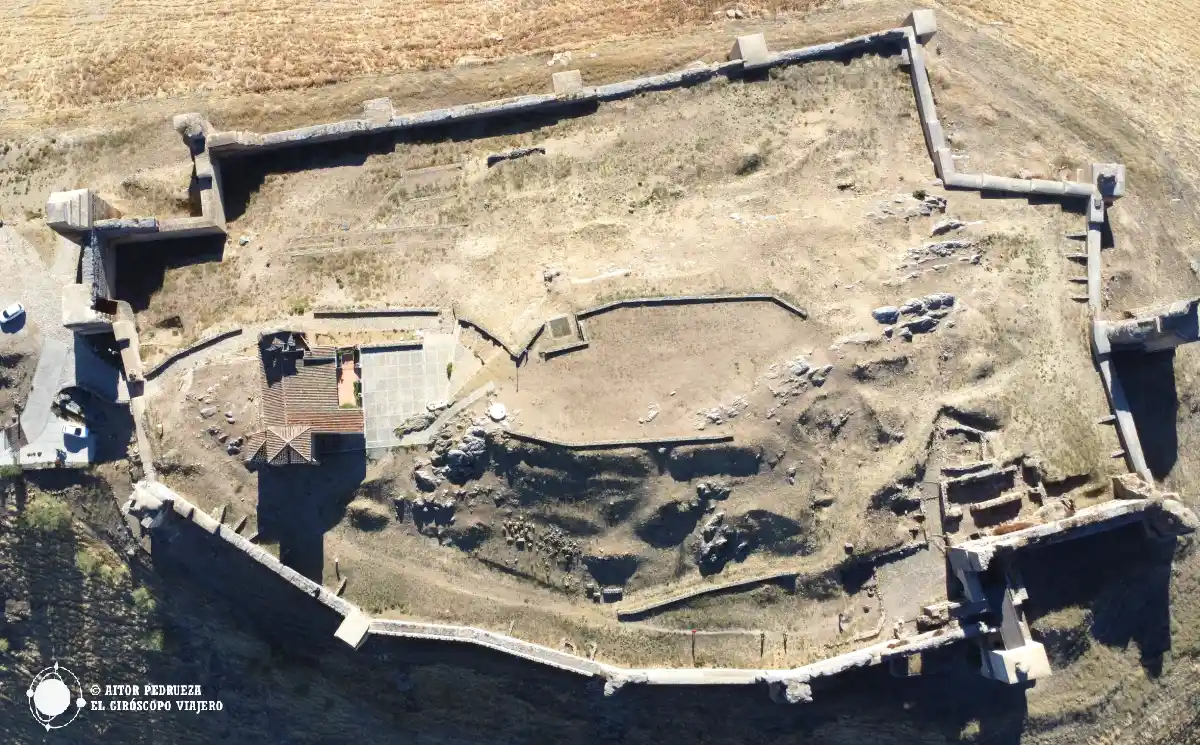 Perímetro de la Alcazaba de Reina