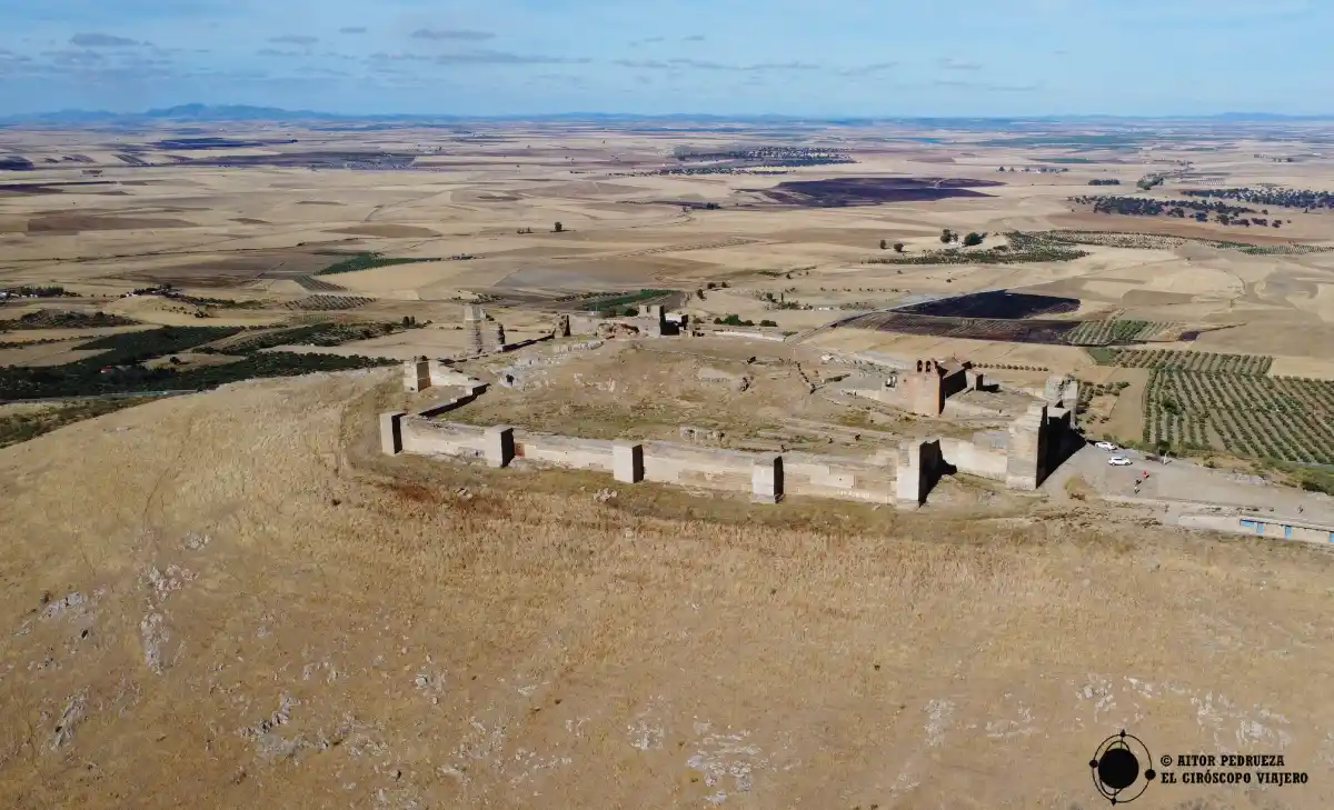 Vista del Castillo de Reina