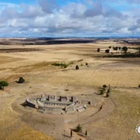 Teatro Romano de Regina Turdulorum y Alcazaba de Reina