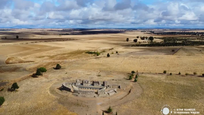 Teatro Romano de Regina Turdulorum y Alcazaba de Reina